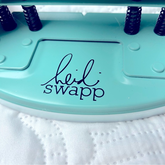 Heidi Swapp 4-hole Planner Punch by We R Memory Keepers like new - Picture 3 of 8
